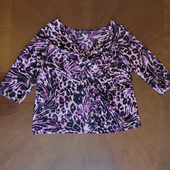 3/4 sleeve purple animal print top. - Picture 2 of 4
